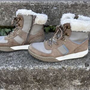 Women's Brown and Cream Fur-Lined Boots